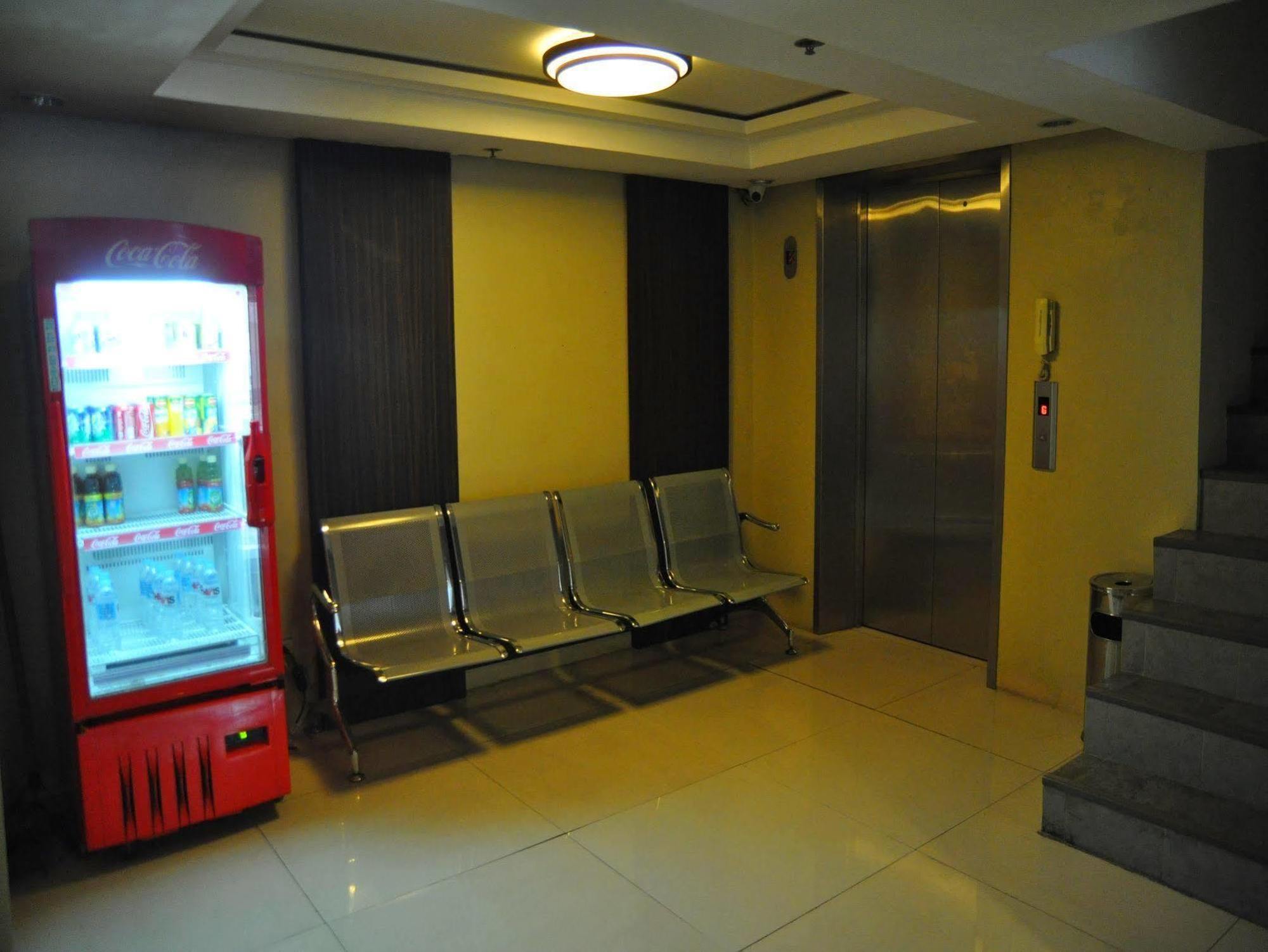 Harts Hotel-Quezon City Exterior photo