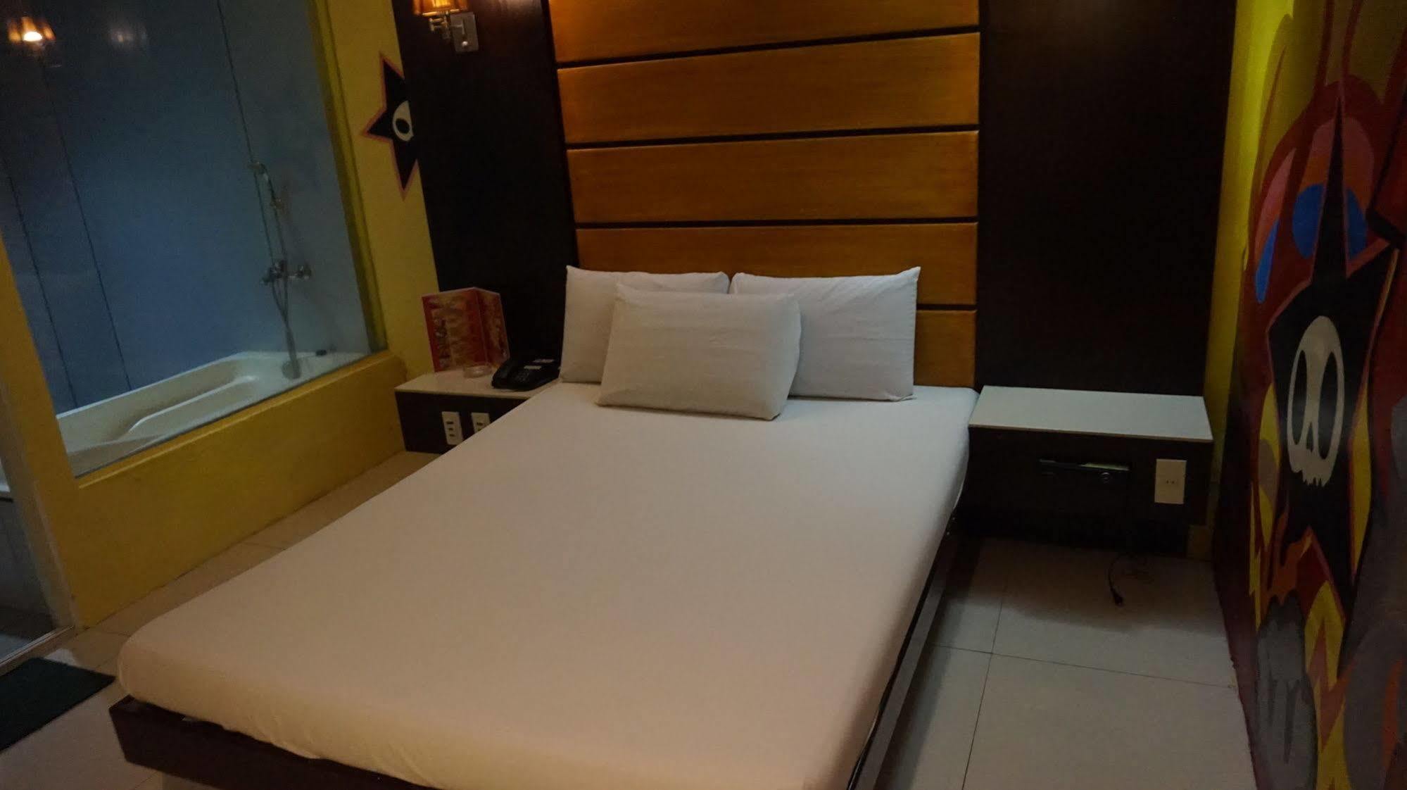 Harts Hotel-Quezon City Exterior photo